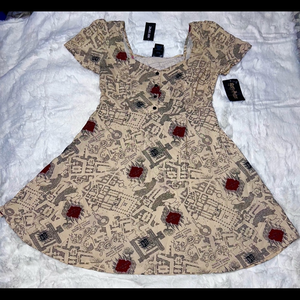 Harry Potter fit & flare dress -large- with POCKETS!! NWT